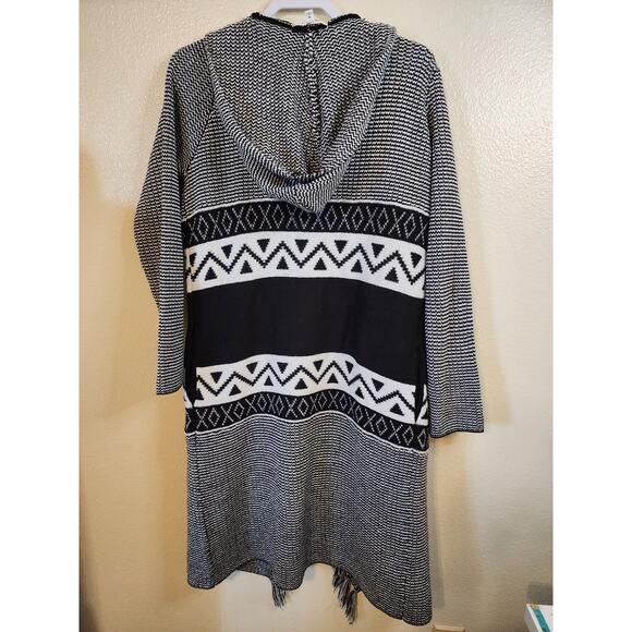 BB DAKOTA Black White BOHO Duster Cardigan Fringe Long SZ MED - Picture 2 of 9